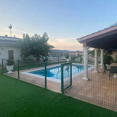 Hostalrica Casa de vacances *